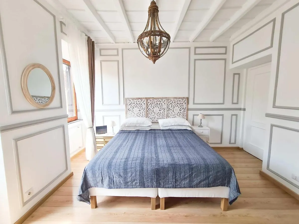 Via Vittoria Quattro Apartment Rome