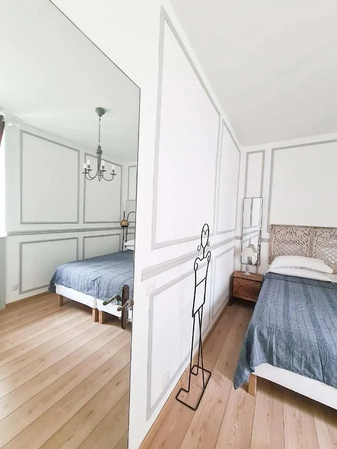 Via Vittoria Quattro Apartment Rome